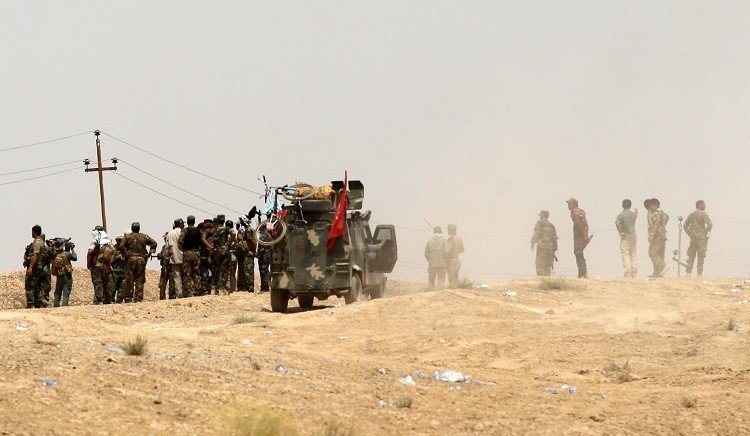 مقتل 40 جنديا عراقيا بتفجير انتحاري غرب سامراء