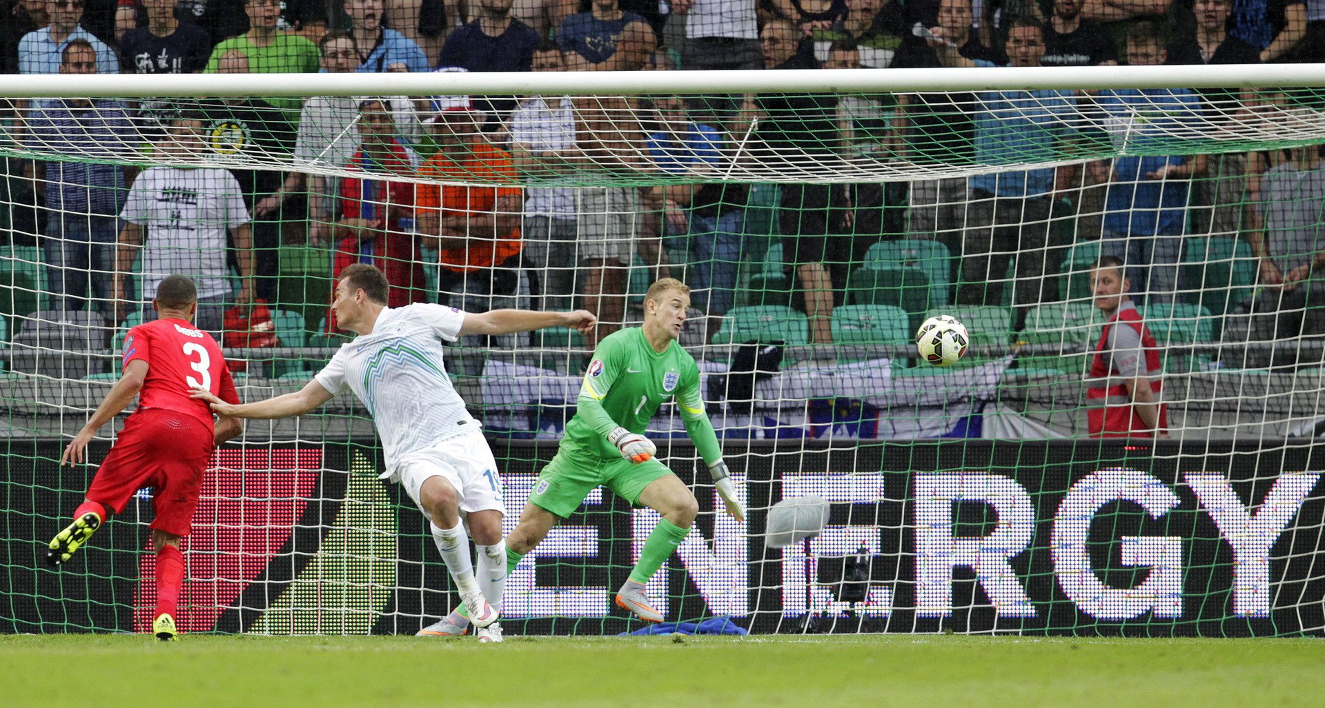 روني ينقذ إنكلترا من براثن سلوفينيا في تصفيات يورو 2016