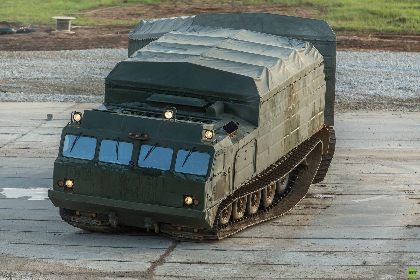 عربة فيتياز المجنزرة