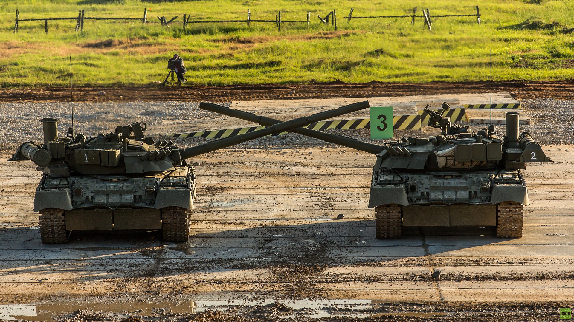 حركات لدبابات تي - 80