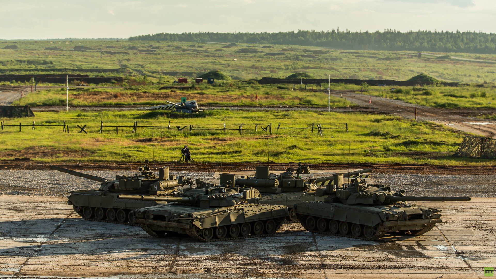 حركات لدبابات تي - 80