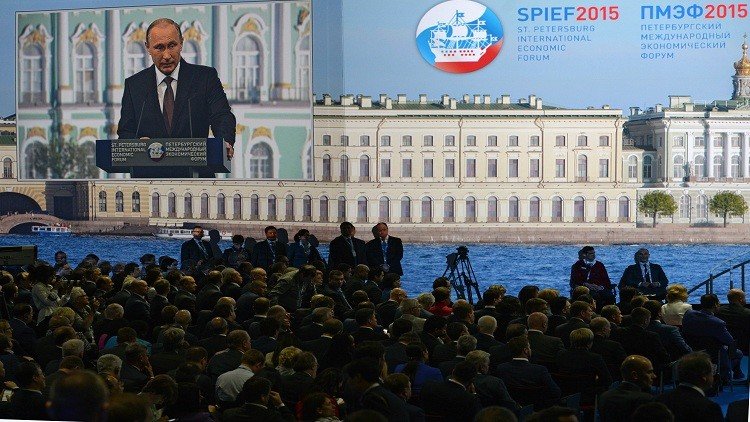 بوتين: روسيا تمكنت من تجاوز أزمة اقتصادية عميقة