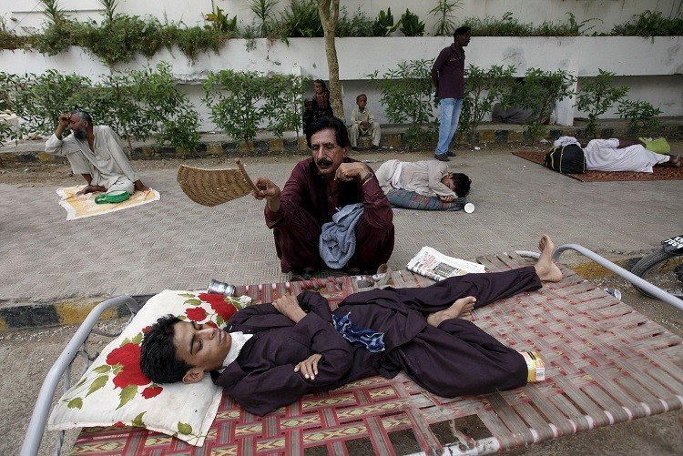 ارتفاع حصيلة ضحايا موجة الحر في باكستان إلى أكثر من 600 شخص