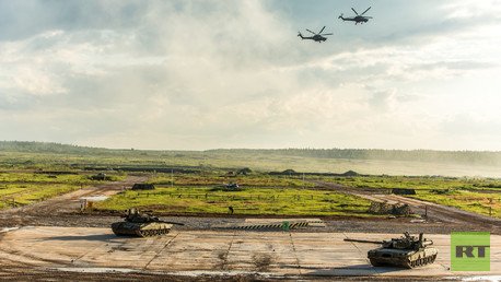 حركات لمروحيات مي - 28 ودبابات تي - 80