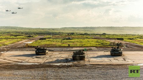 حركات لمروحيات مي - 28 ودبابات تي - 80