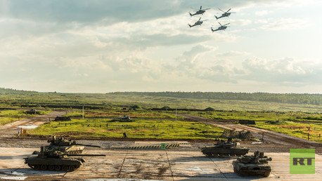 حركات لمروحيات مي - 28 ودبابات تي - 80