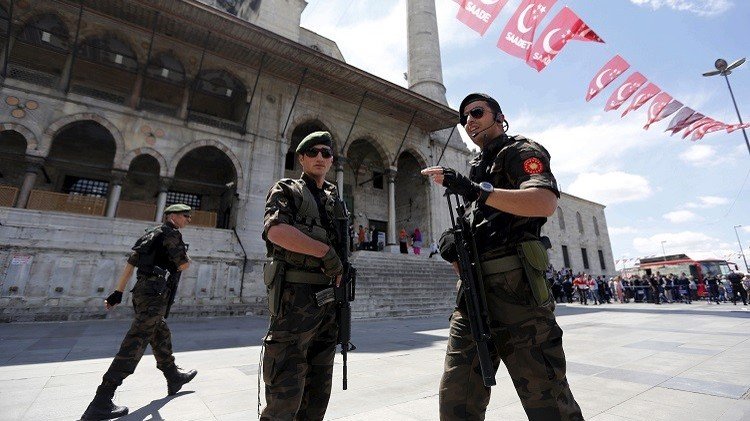 القوات التركية تعتقل 7 أشخاص يشتبه بانتمائهم إلى 