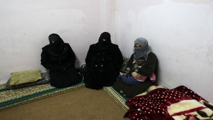 سوق داعش للنخاسة.. بيع سبايا  في الفلوجة 