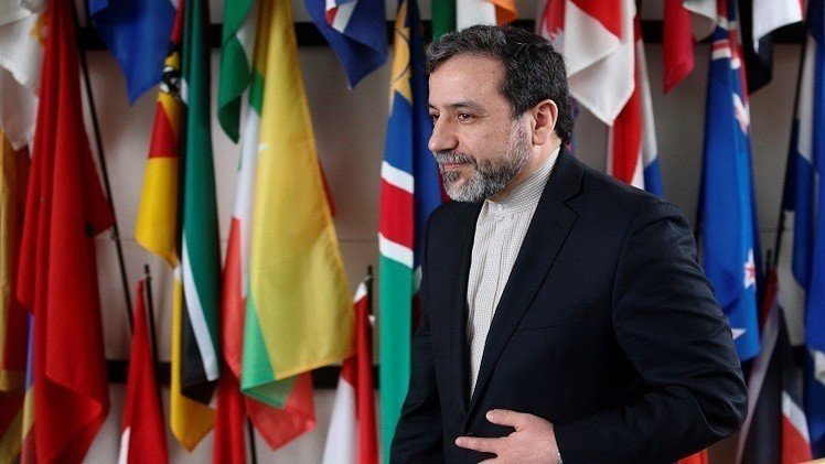 كيري: مسائل صعبة ماتزال عالقة في مفاوضات الملف النووي مع إيران 