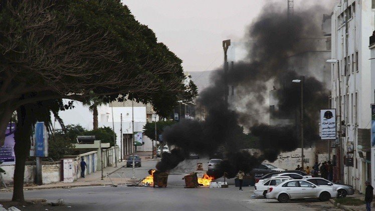قتلى وجرحى في 3 هجمات انتحارية بدرنة واشتباكات عنيفة في بنغازي