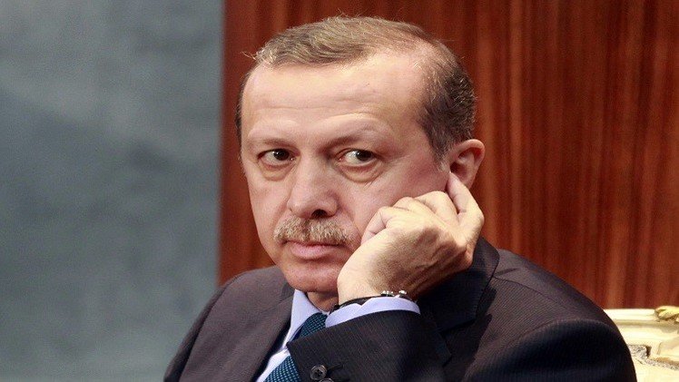 أردوغان يكلف رئيس الوزراء داود أوغلو بتشكيل حكومة جديدة