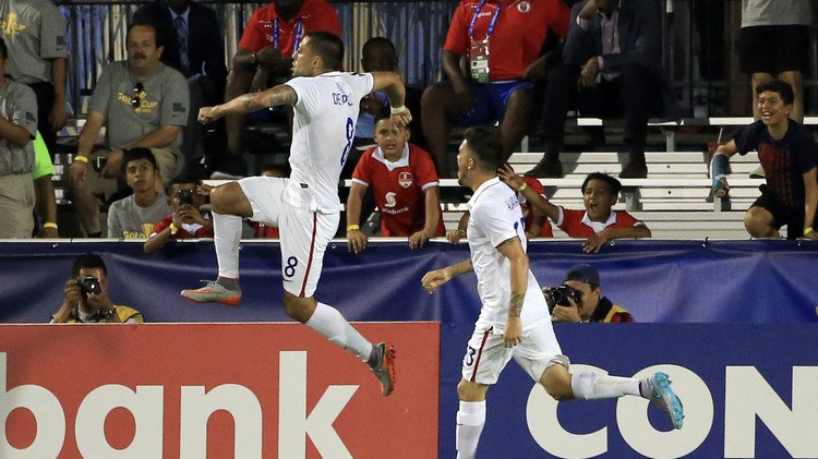 أمريكا تبدأ بنجاح حملة الدفاع عن الكأس الذهبية .. (فيديو)