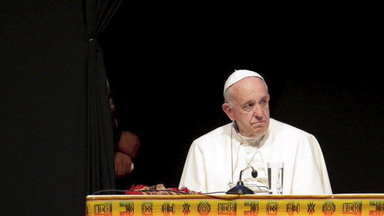 البابا يعتذر عن جرائم الكنيسة ويدعو إلى تغيير النظام الاقتصادي العالمي