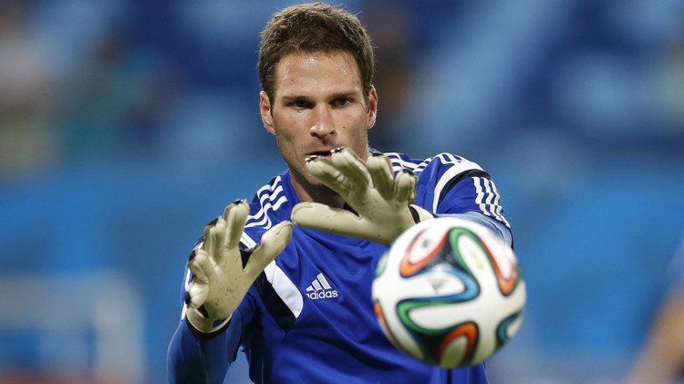 تشيلسي يوقع لحارس ستوك سيتي أسمير بيجوفيتش