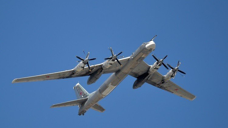 مقتل طيارين بعد تحطم قاذفة "تو-95" الروسية ونجاة أفراد الطاقم الآخرين