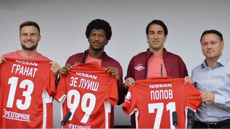 سبارتاك موسكو يقدم لجماهيره ثلاثة لاعبين وقميصه الجديد (صور)