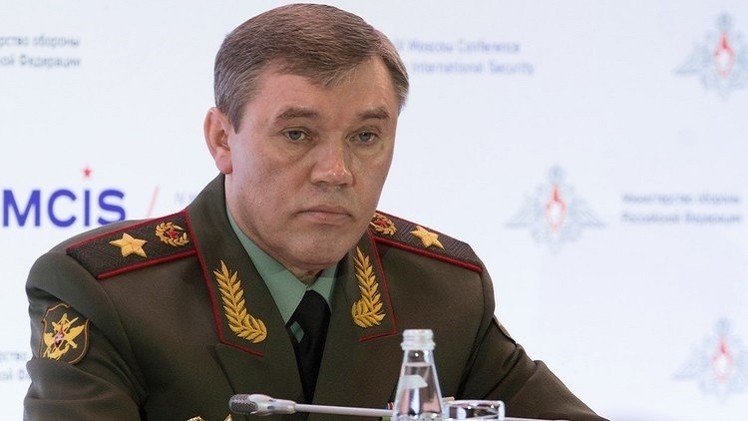 رئيس الأركان الروسي يبحث مع مساعد وزير الدفاع السعودي آفاق التعاون العسكري