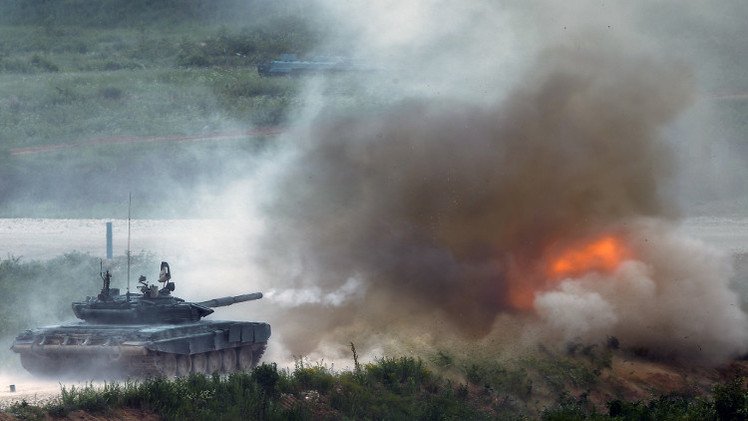 تدريبات ليلية لقادة الدبابات في وسط روسيا