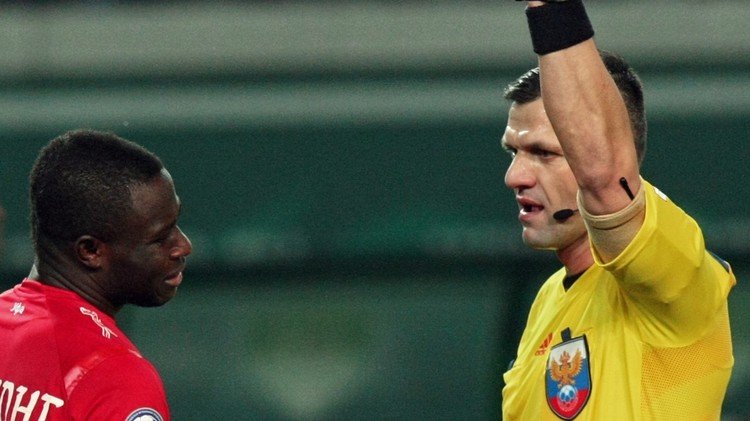 الفيفا يطلب من الاتحاد الروسي تفاصيل عن واقعة "العنصرية"