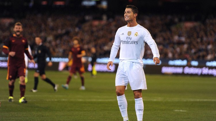 فيديو .. رونالدو يغضب من بيل بسبب أنانيته