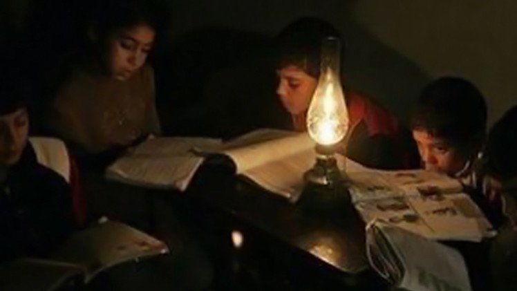 توقف محطة الكهرباء الوحيدة في غزة بسبب الضرائب 