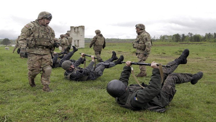  350 عسكريا أمريكيا سيدربون 6 كتائب أوكرانية