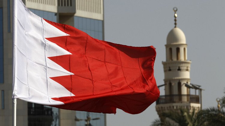 البحرين تستدعي سفيرها لدى طهران وتعلن عن إحباط محاولة لتهريب أسلحة 