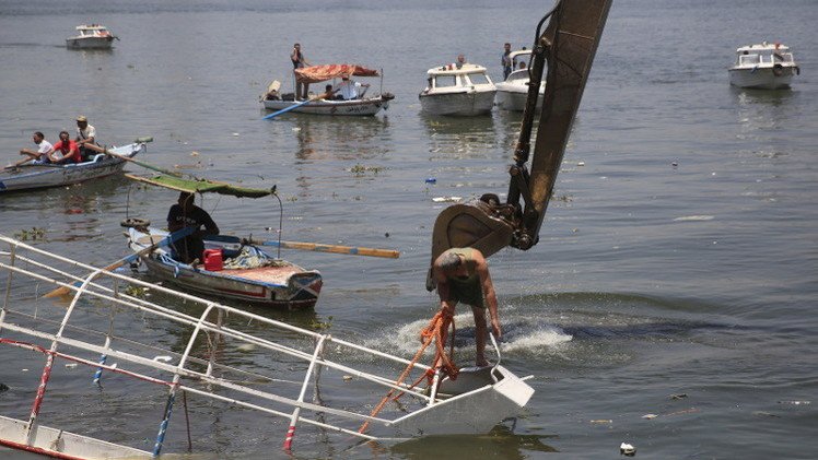 النيابة العامة المصرية: ارتفاع عدد ضحايا غرق المركب في النيل إلى 38