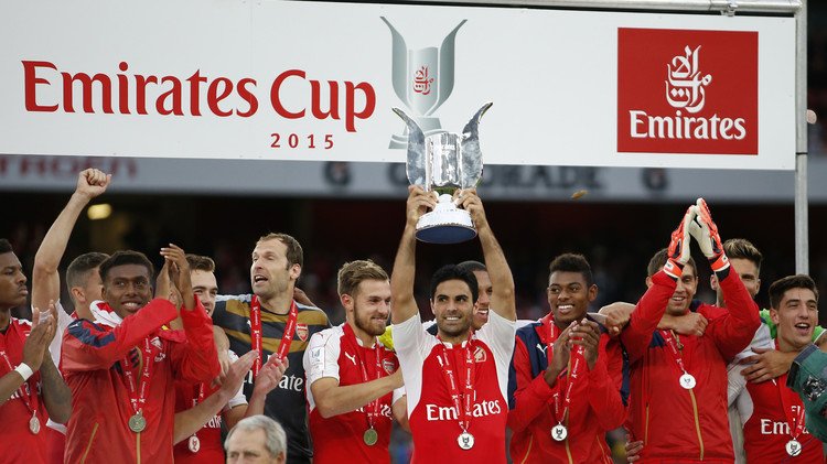 فيديو.. أرسنال يعانق كأس ستاد "الإمارات"