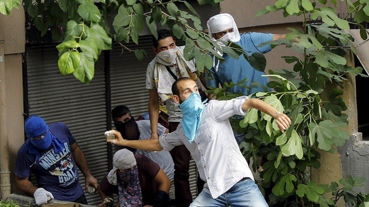 مقتل شرطي في اشتباكات عنيفة مع محتجين وسط اسطنبول