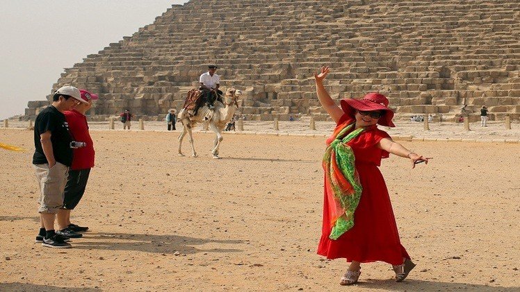 إيرادات مصر السياحية ترتفع 3.1% في النصف الأول من 2015
