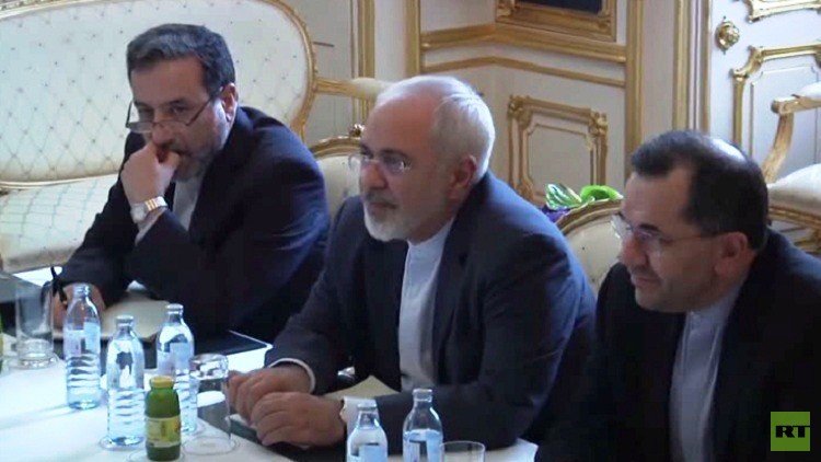 تمديد مباحثات النووي الإيراني لأسبوع
