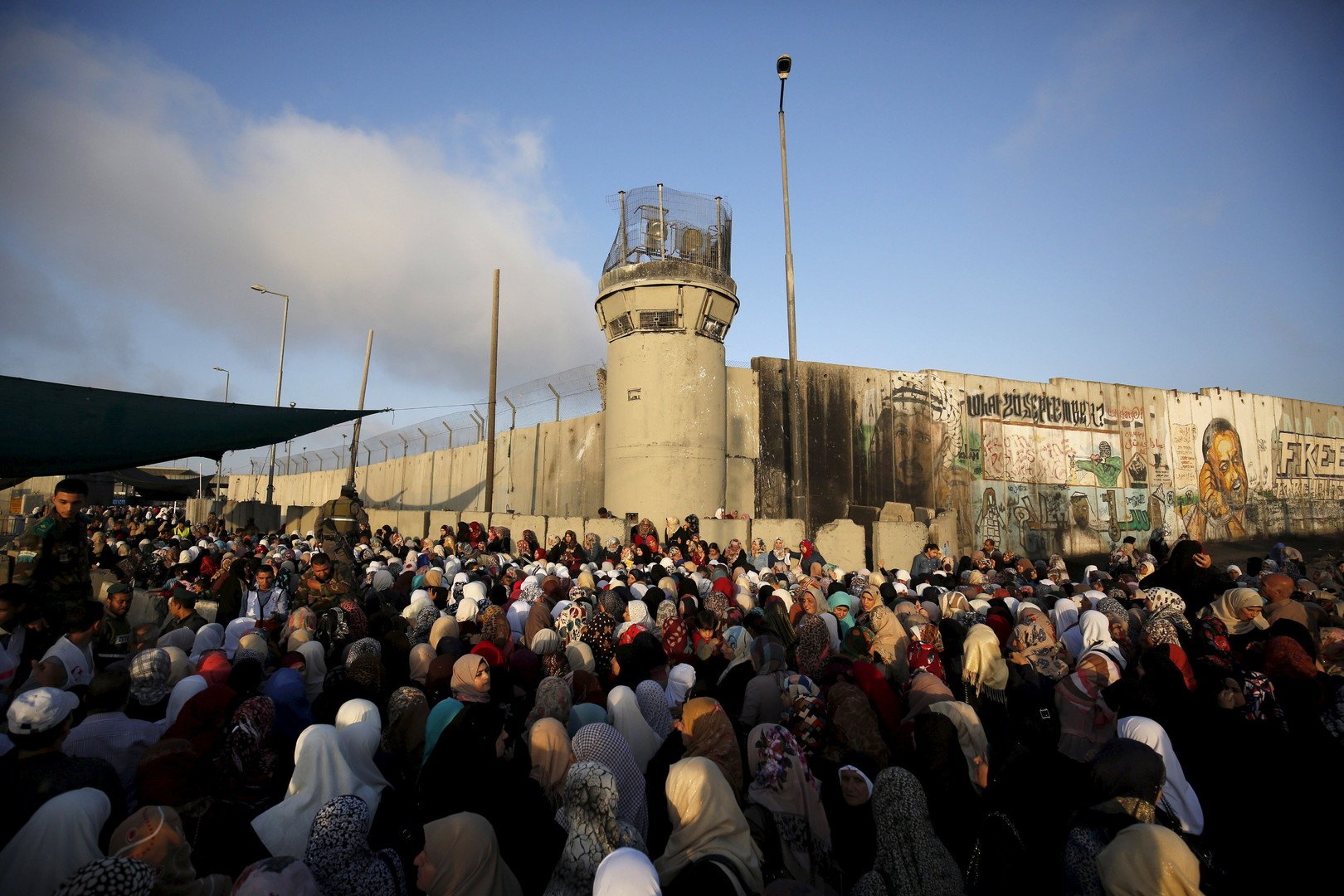 رغم القيود الإسرائيلية.. الأقصى يستقبل الآلاف في ثالث جمعة رمضانية