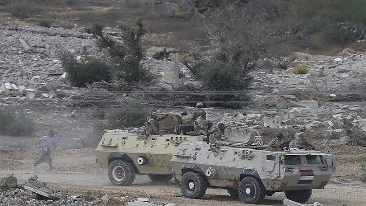  السيسي بالبزة العسكرية في سيناء والقبض على الخلية المنفذة لتفجير كفر الشيخ