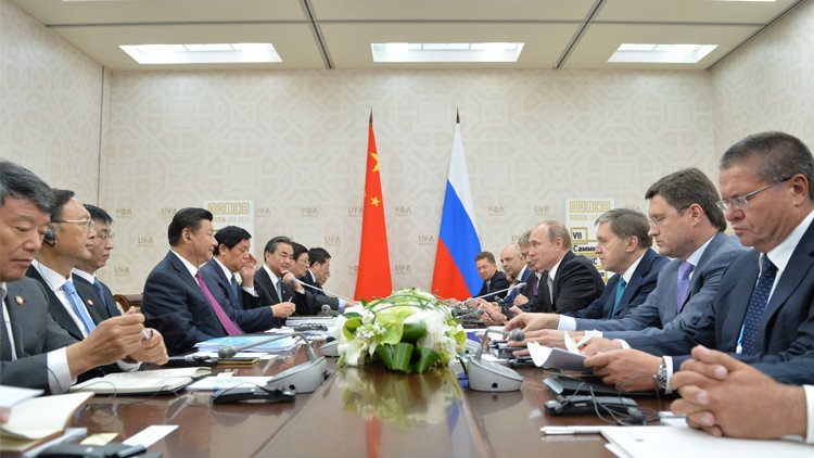 بوتين يبحث مع ضيوف أوفا قضايا التعاون الاقتصادي المشترك