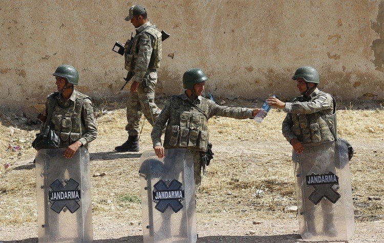 مقاتلون أكراد يهددون باستهداف سدود في جنوب شرق تركيا