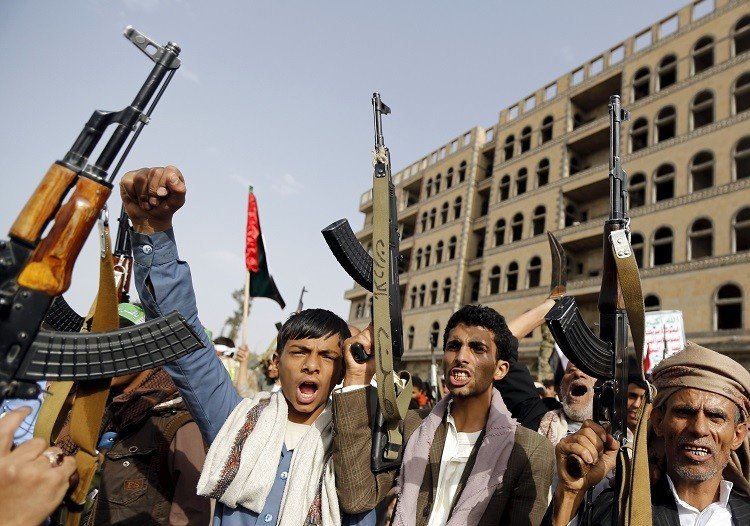 اشتباكات في تعز وقصف لمواقع الحوثيين في مأرب وصنعاء