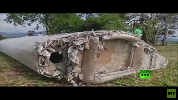 اجتماع في باريس لفحص قطعة حطام يعتقد أنها للطائرة الماليزية المفقودة