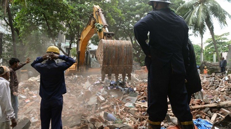 مقتل 11 شخصا بانهيار مبنى في غينيا بيساو 