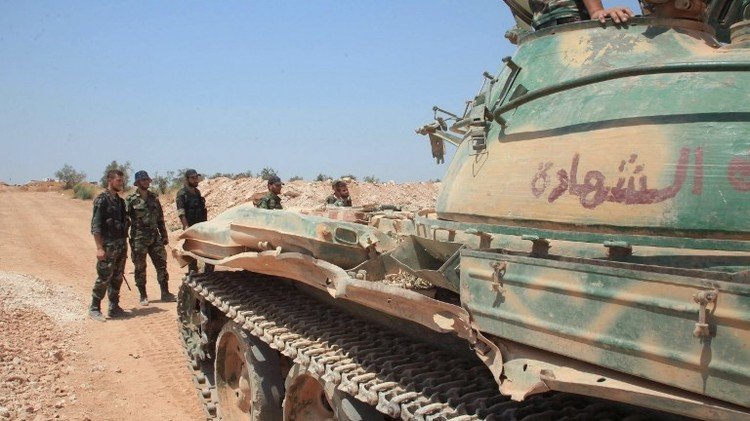 فصائل مسلحة تعلن تقدمها في حماه والجيش يقضي على مسلحين في ريف اللاذقية