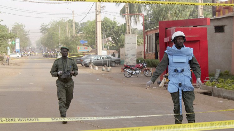 مقتل 10 مدنيين على يد مسلحين في مالي وارتفاع عدد ضحايا احتجاز الرهائن إلى 13
