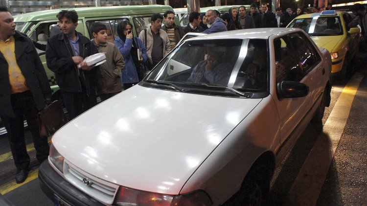 السلطات الإيرانية تنصح مواطنيها بعدم السفر إلى تركيا برا