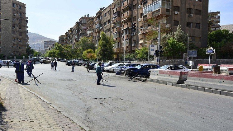 11 قتيلا وعشرات الجرحى بسقوط قذائف على دمشق