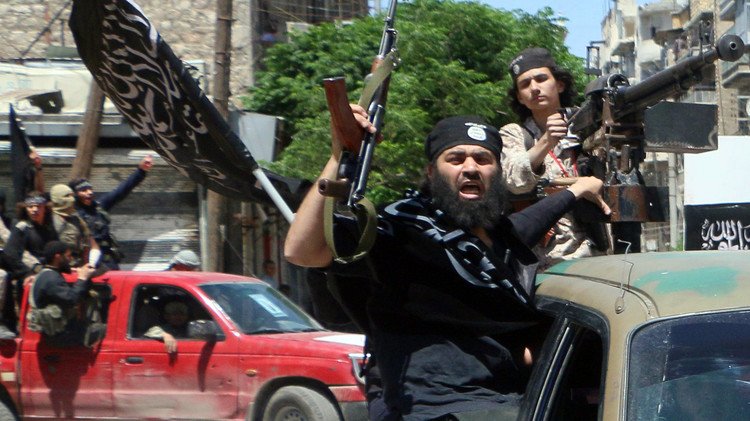 نشطاء: نحو 50 قتيلا في معارك بين "داعش" ومسلحي المعارضة في سوريا