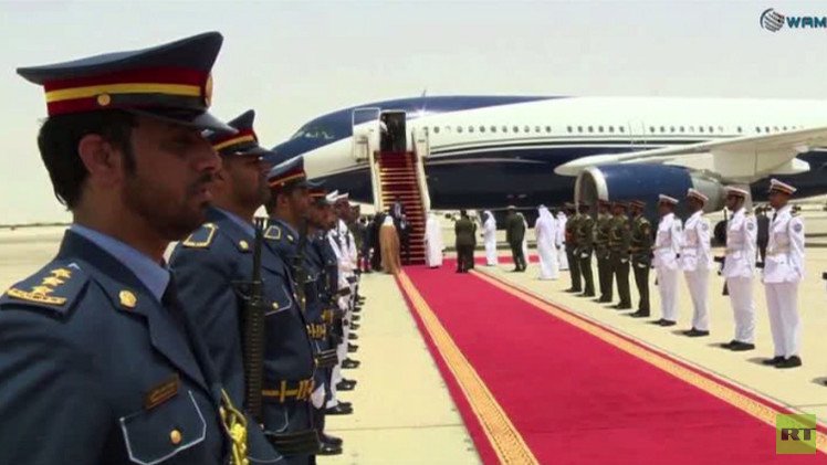 هادي يبحث بالإمارات آخر التطورات في اليمن