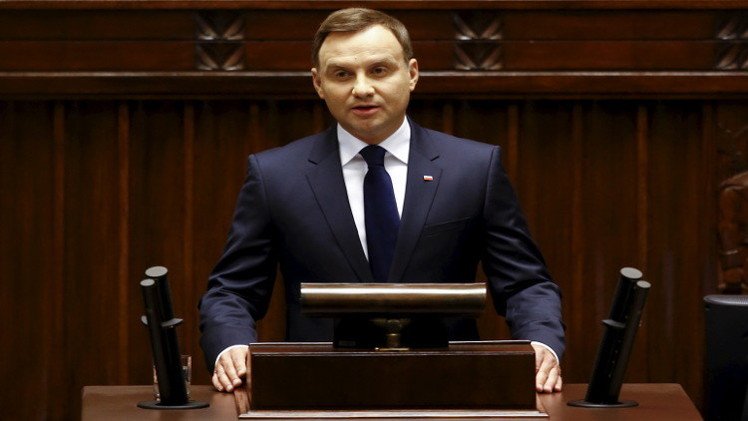 بولندا تعرض على أوكرانيا توسيع إطار المفاوضات حول دونباس  