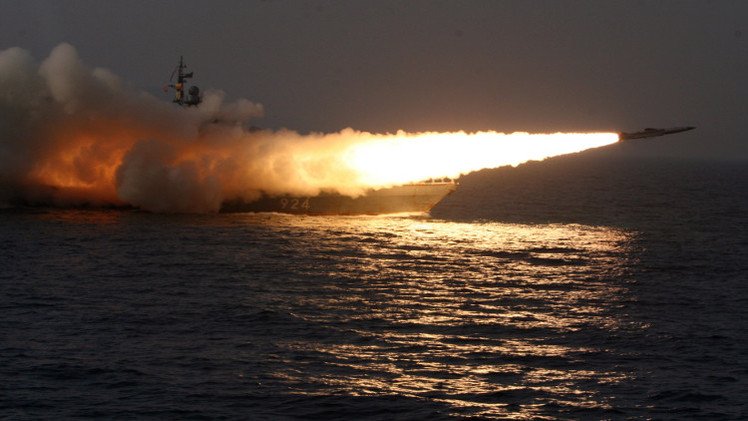 روسيا تسلم مصر زورقا للصواريخ الهجومية من فئة "مولنيا"