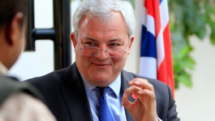  المعلم يبحث مع مسؤول أممي تسهيل المساعدات الإنسانية إلى سوريا