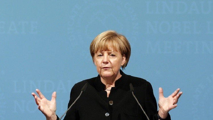 برلين لا تستبعد تخفيف أعباء ديون اليونان