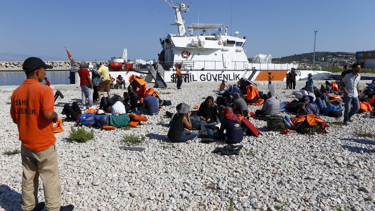 تركيا: إنقاذ 18 ألف مهاجر في البحر خلال شهر